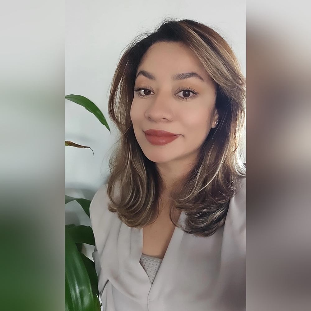 Meet your Posher, Brisna! Personal Stylist & Fashion Reseller